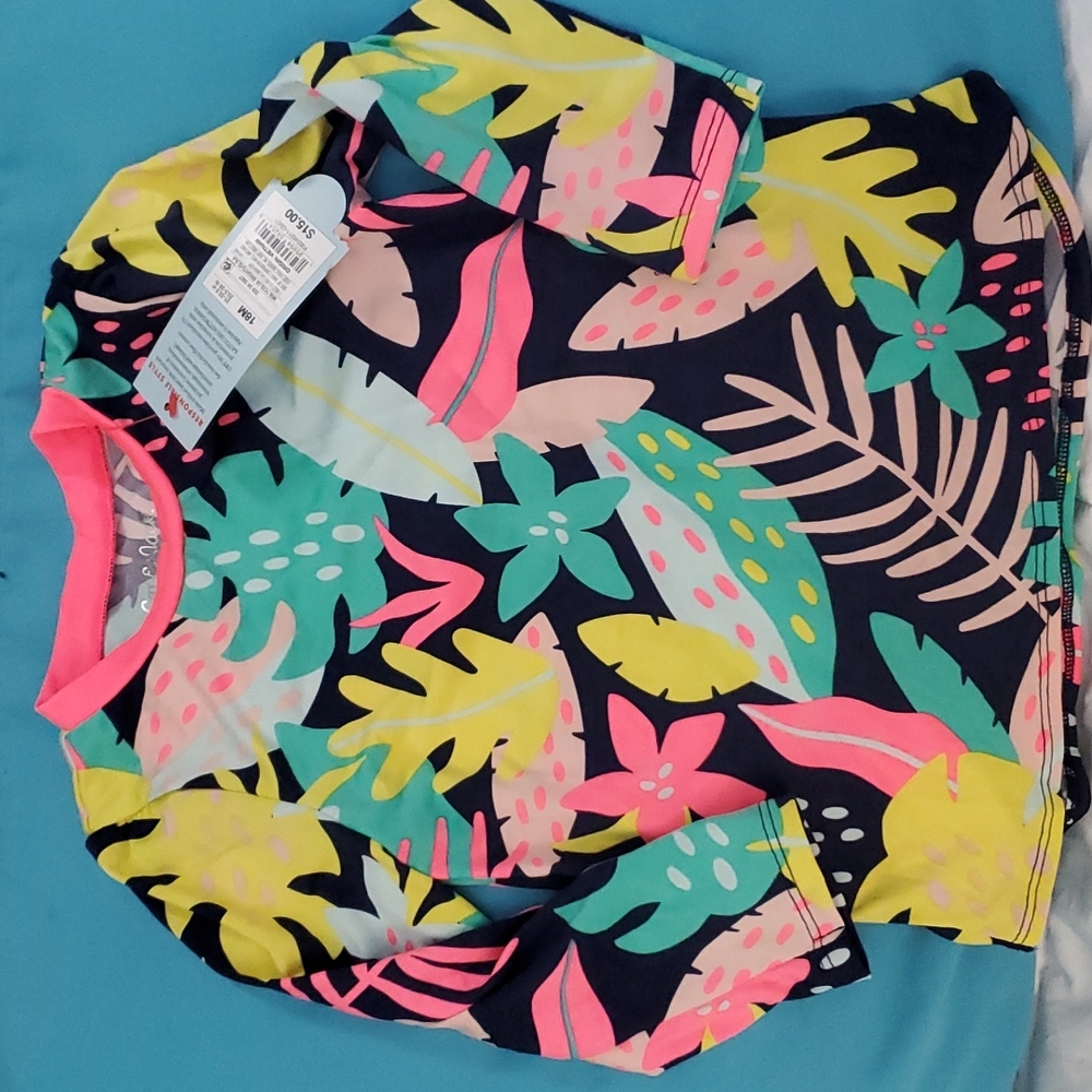 CAT AND JACK 18 MONTH SIZE RASH GUARD TOP